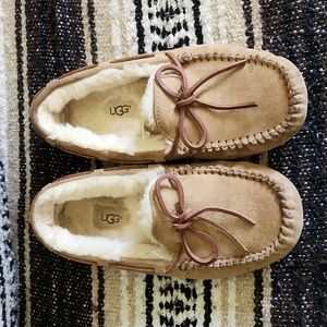 Ugg slippers 7 women's moccasins